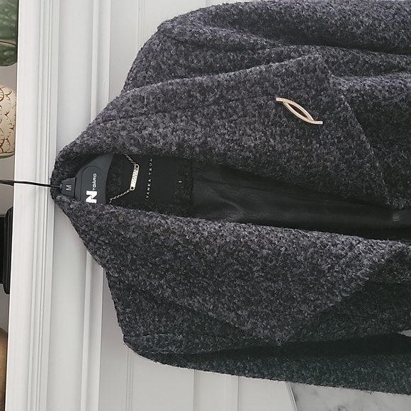 Coat - Picture 6 of 6